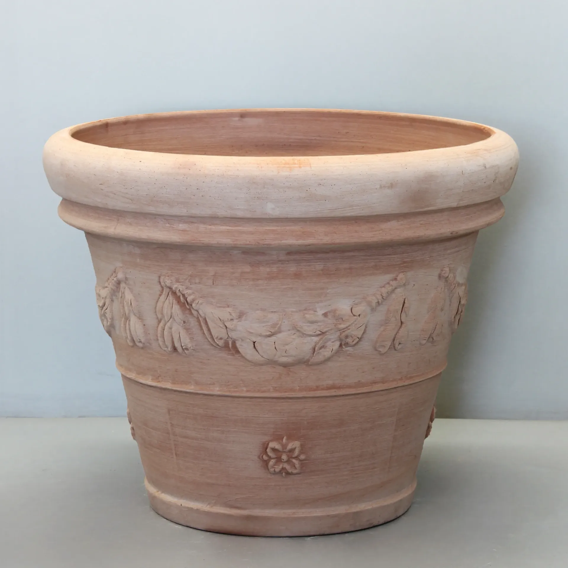 [DIT08TG] Terracotta Galestro Double Rim Festooned Pot - D81cm x H66cm
